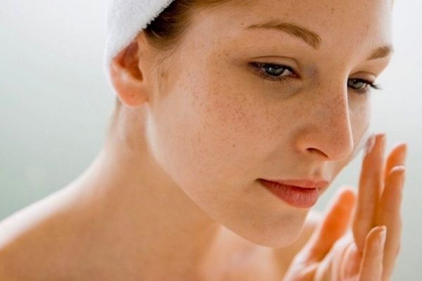 Tác dụng của rau má với da – Mờ nám và làm sáng da